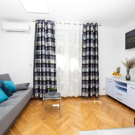 Apartment Paolo By The Beach Znjan Split Exteriér fotografie