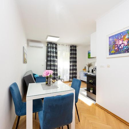 Apartment Paolo By The Beach Znjan Split Exteriér fotografie