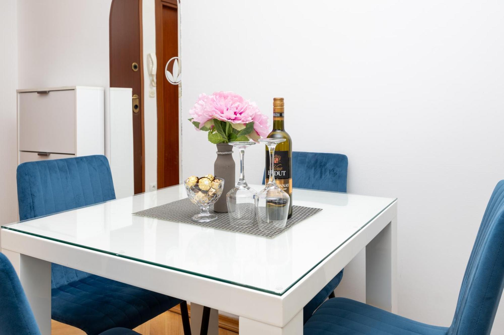 Apartment Paolo By The Beach Znjan Split Exteriér fotografie