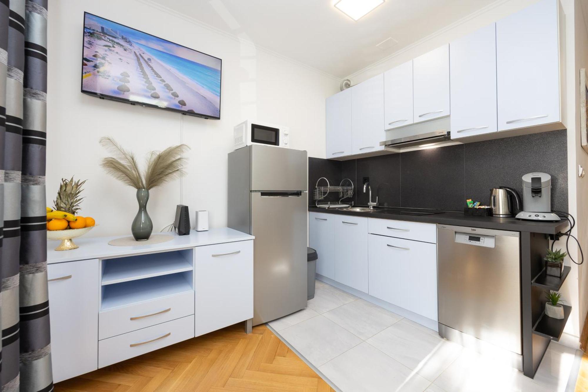Apartment Paolo By The Beach Znjan Split Exteriér fotografie
