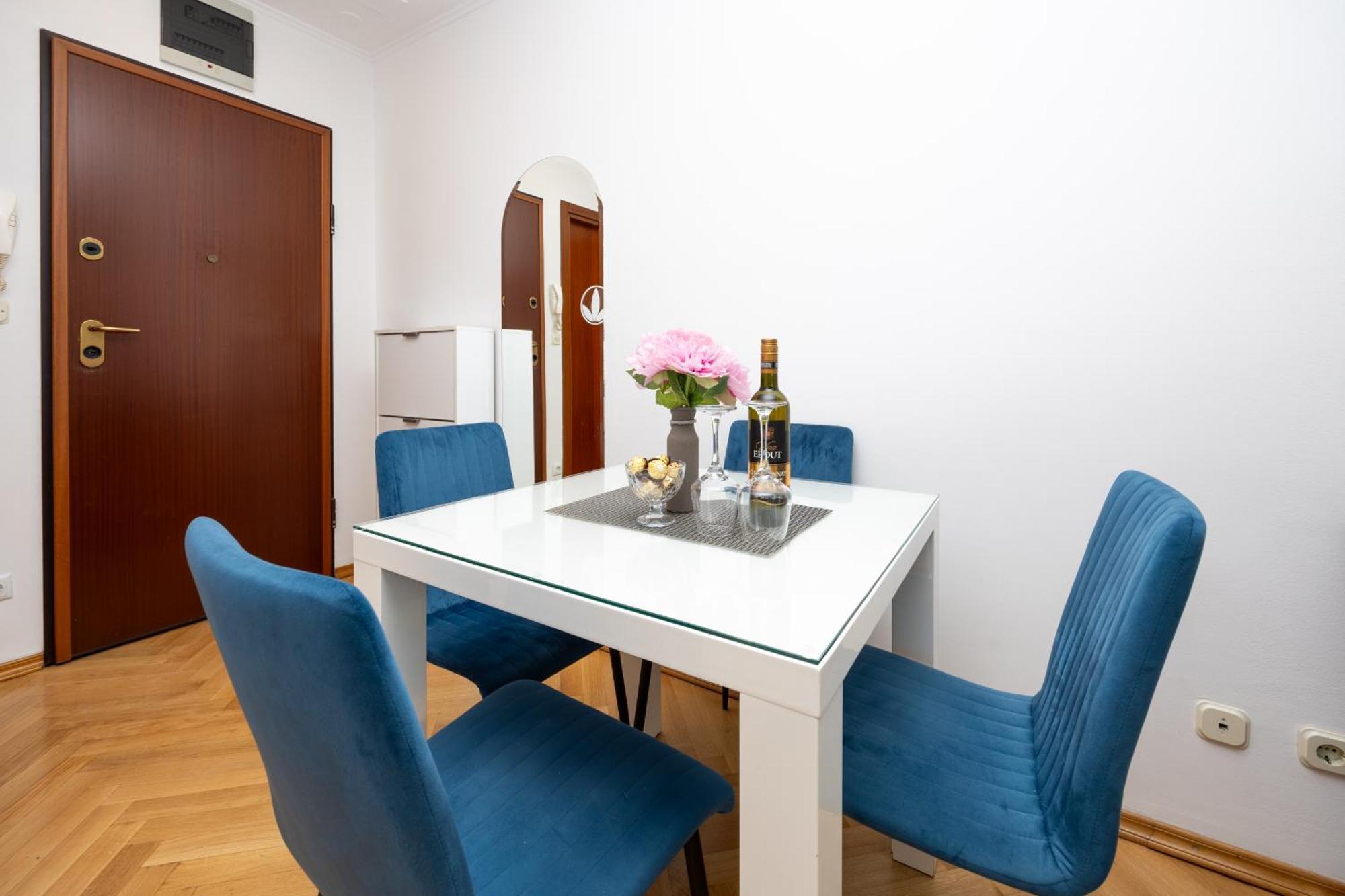 Apartment Paolo By The Beach Znjan Split Exteriér fotografie